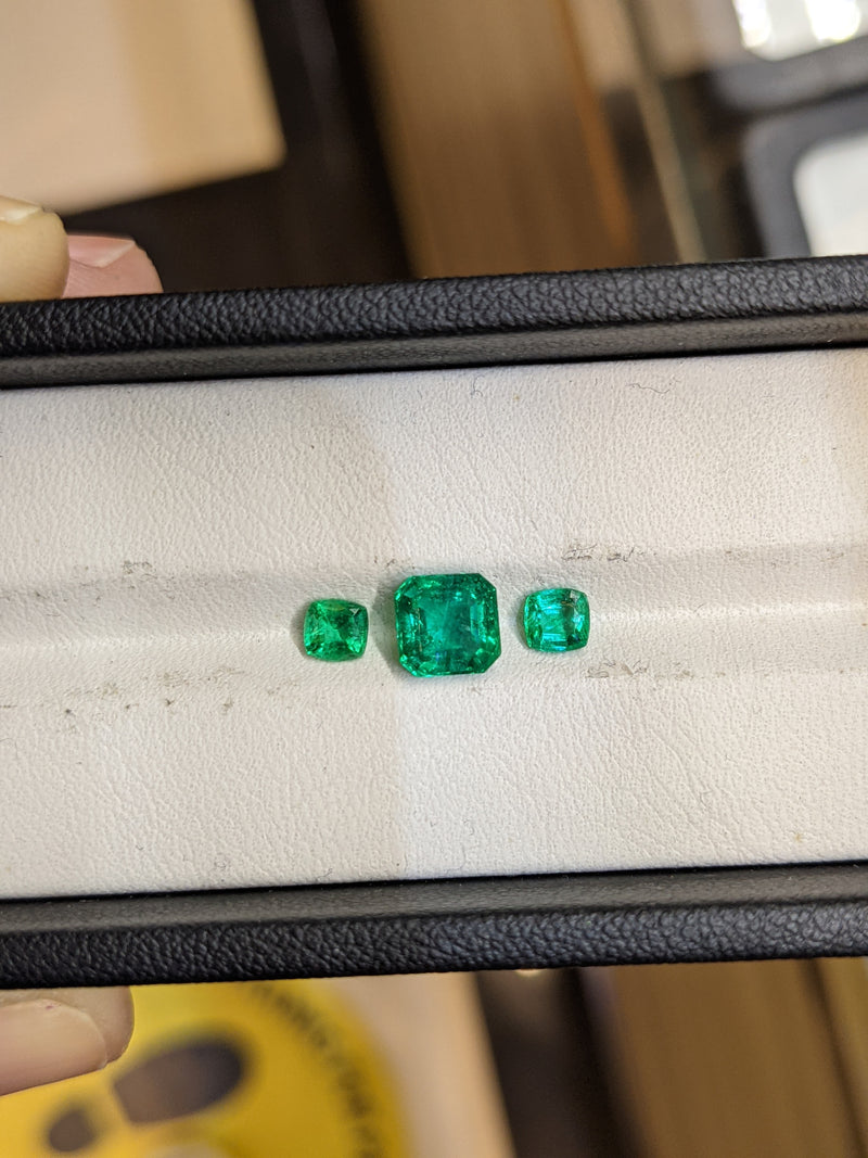We gave our client a few stone layouts to choose from and this is the one she chose for her ring.