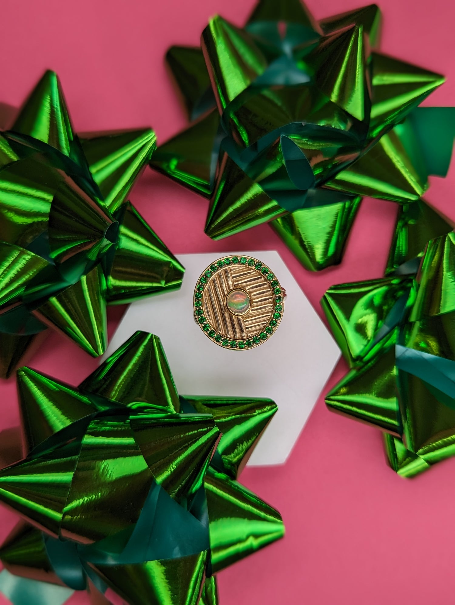 THE GIFT GUIDE: A Study in Color