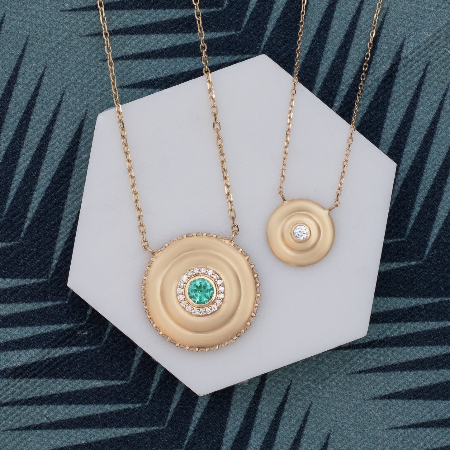 Evolve Small Disk Pendant Necklace - Emerald