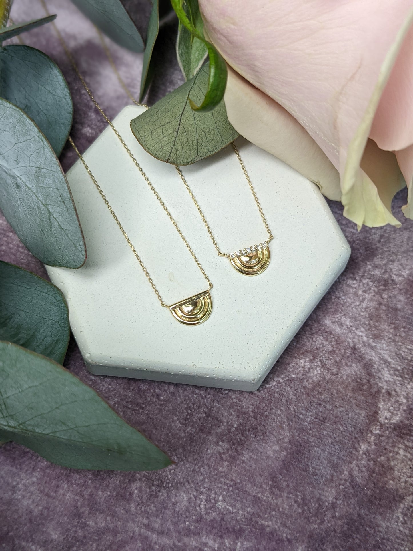 Edge Ferris Wheel Charm Necklace - Gold